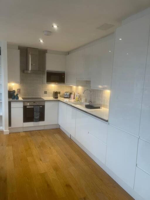 Luxury 2bed 2bath View Flat Apartament Londra