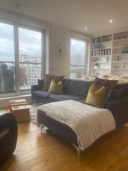 Luxury 2bed 2bath View Flat *
