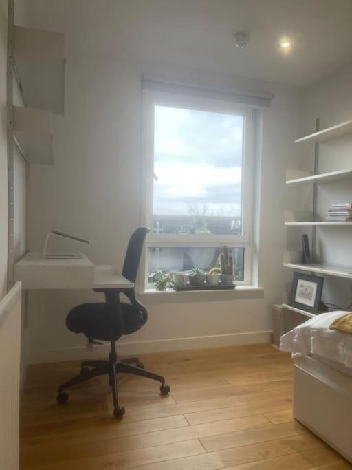 Luxury 2bed 2bath View Flat * Londra