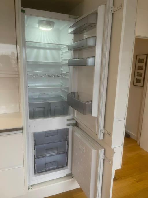 Luxury 2bed 2bath View Flat Londra